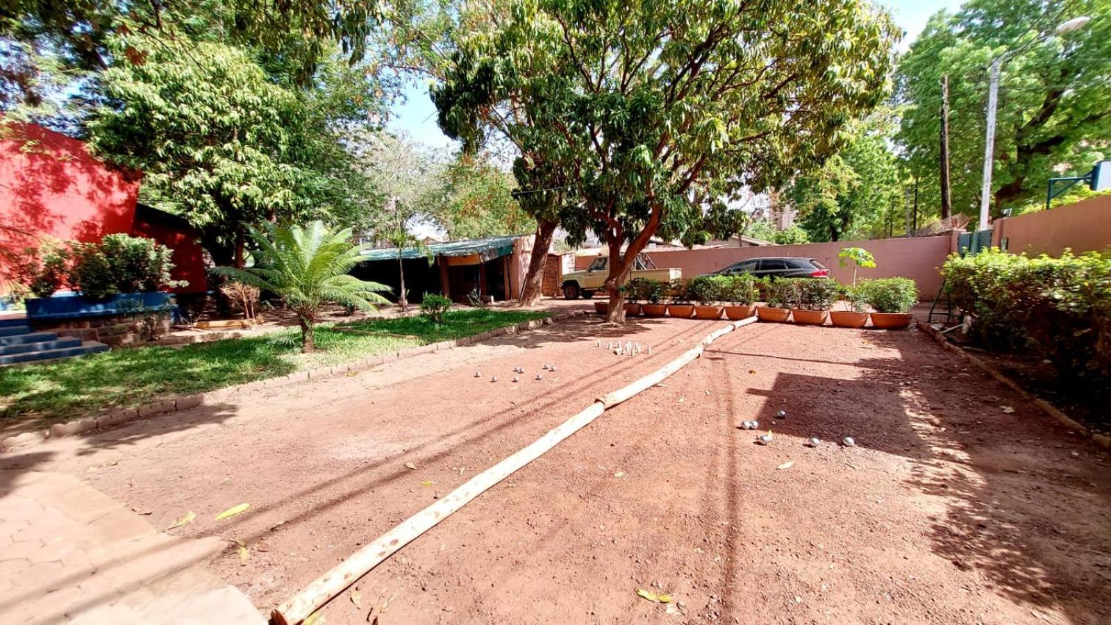 Hôtel Les Palmiers Ouagadougou Exterior foto